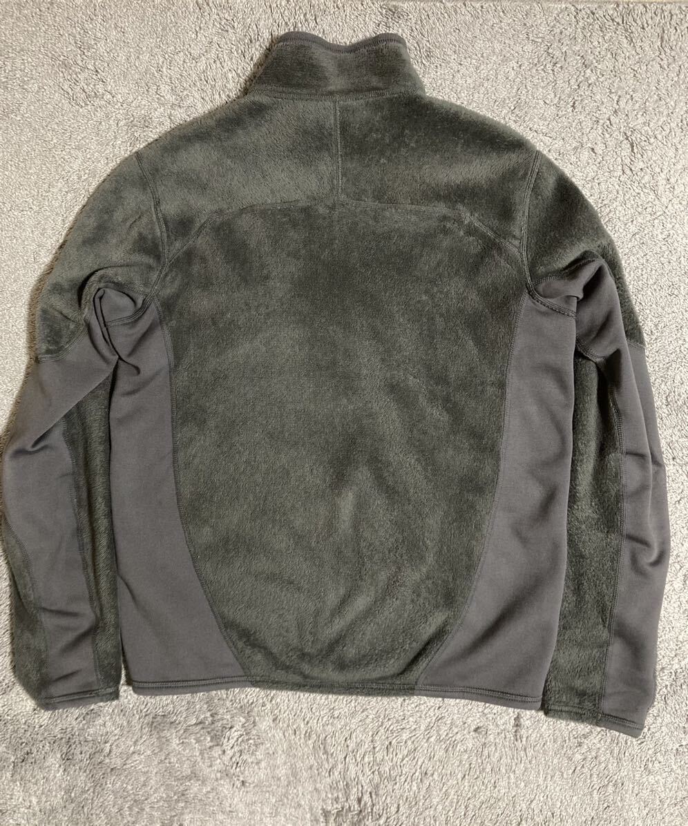 美品Sサイズ 2011年製 patagonia R2 メンズジャケット カラー：FGE フォースグレー_画像2