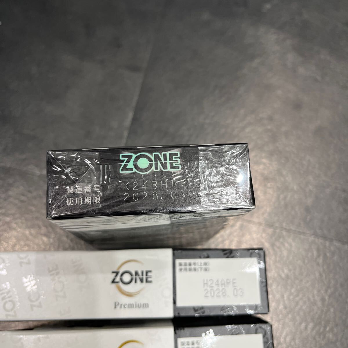 送料185円ジェクス 圧倒的解放感【ZONE (ゾーン)】コンドーム プレミアム 5個入2箱とZONE ゾーン 10個入の画像3