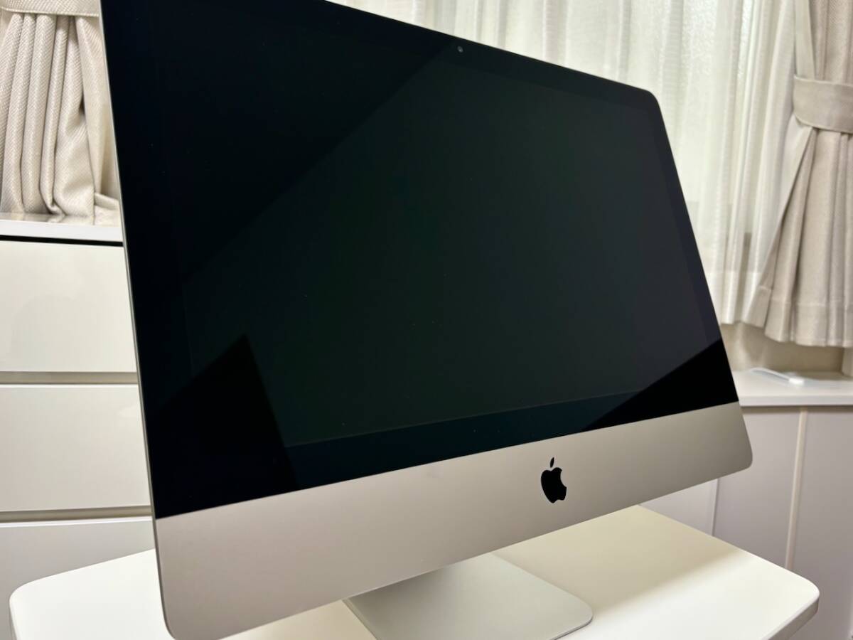 《少 小傷/小スレ》iMac 21.5inch 2019 / 3.2GHz 6コア Core i7 / メモリ16GB / SSD512G_画像1