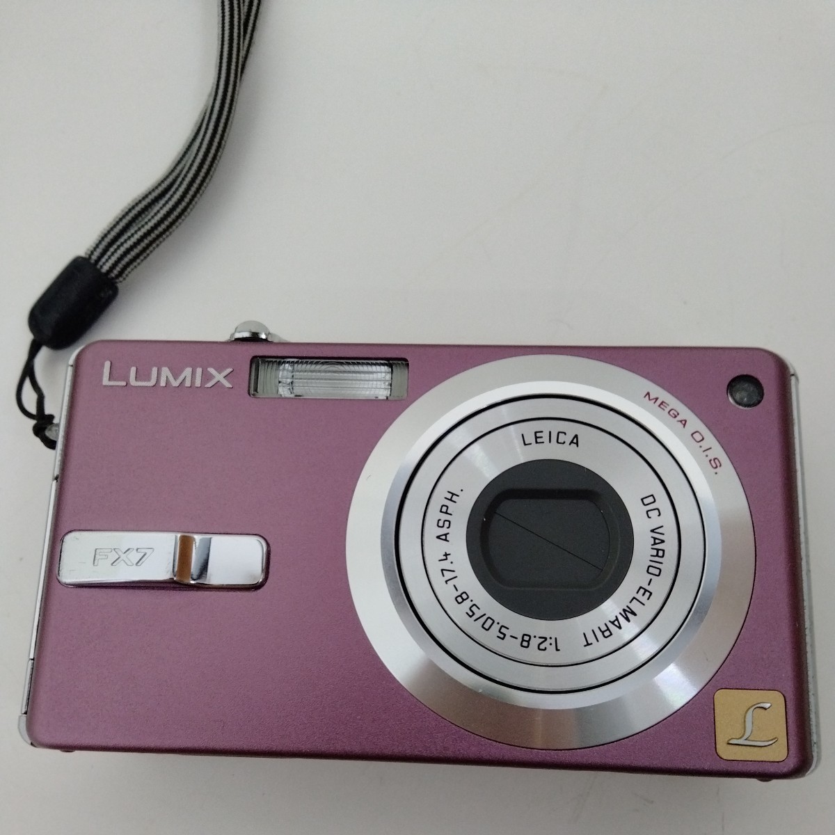 【長期保管】【当時物】【ジャンク品】 Panasonic LUMIX コンパクトデジタルカメラ DMC-FX7_画像2