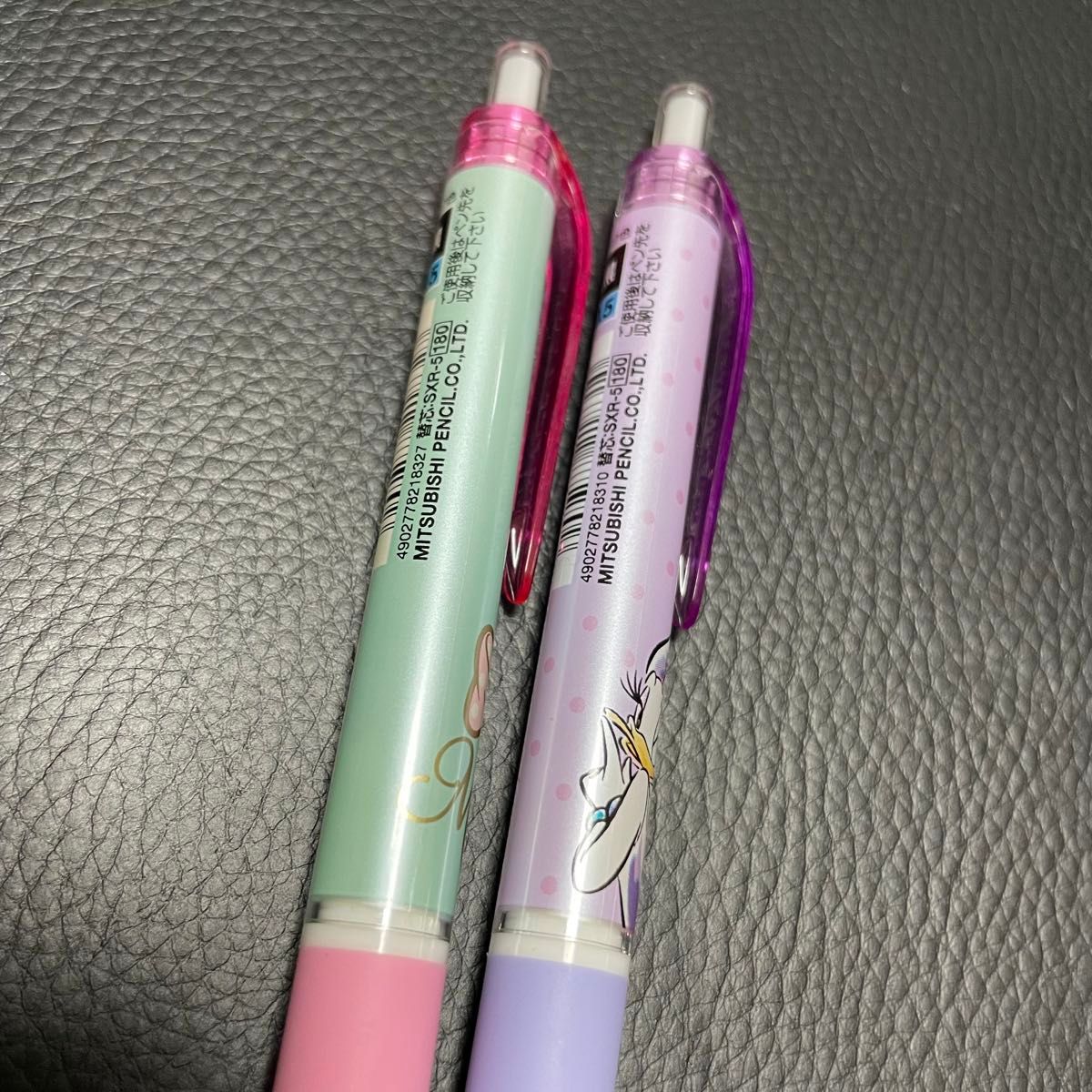 ディズニーデザイン　限定　コラボ　ボールペン　2本セット　ミニー　デイジー　文房具　筆記用具　ピンク　ペン　黒　0.５