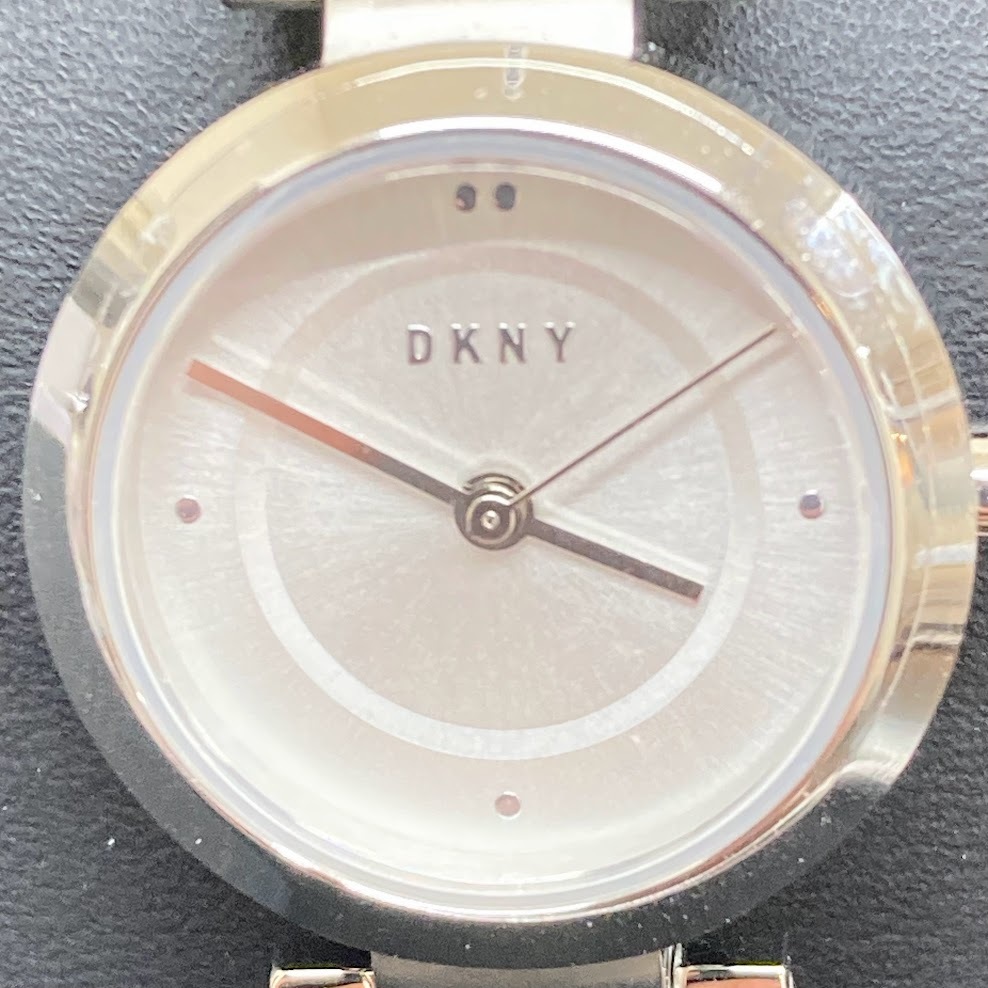 DKNY ＮＹ2748 レディース　時計　シティ　リンク　ウオッチ　シルバー _画像2