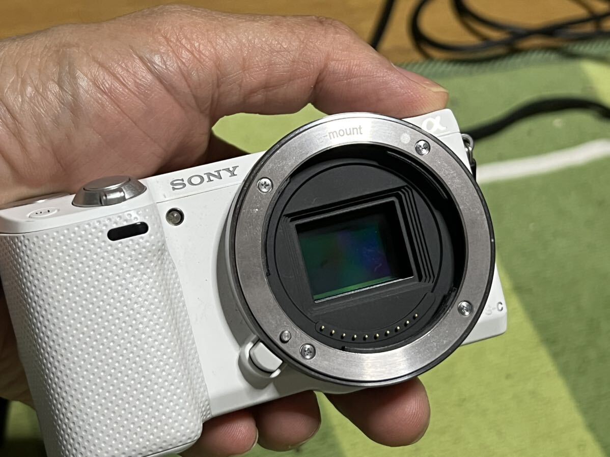 Sony ソニー α NEX-5Rボディ ホワイト NEX-5R 動作品(FB-F2)_画像2