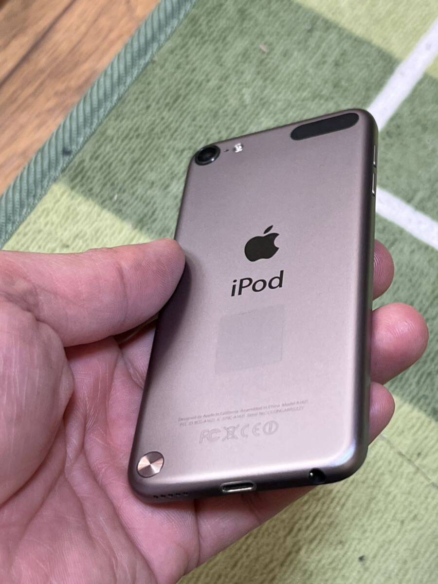 Apple iPod Touch 第5世代 A142 動作品　美品　バッテリー不良い　(FB-NH2)_画像4
