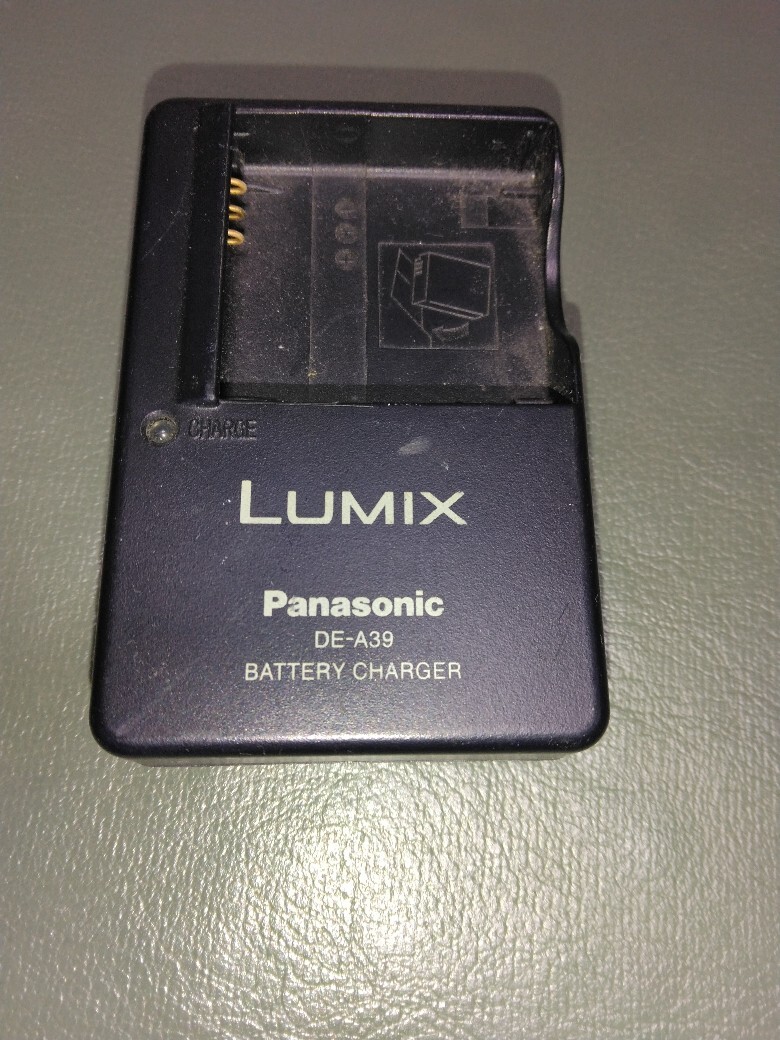  postage 140 jpy Panasonic DE-A39 DE-A39A Panasonic LUMIX original charger battery charger operation not yet verification BATTERY CHARGER