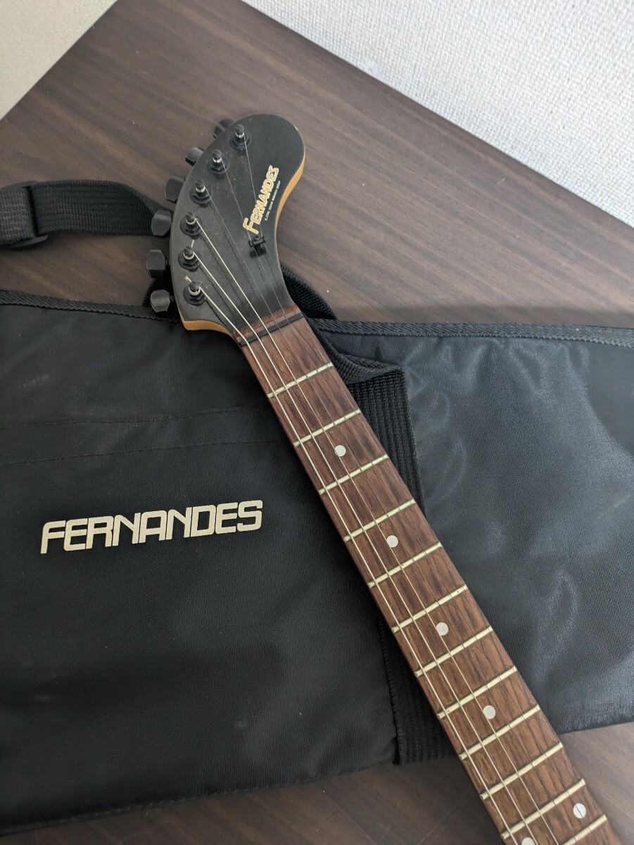 中古☆FERNANDES フェルナンデス ゾウさん エレキギター アンプ内蔵ギター　通電 音出し確認済み　ケース付き_画像5