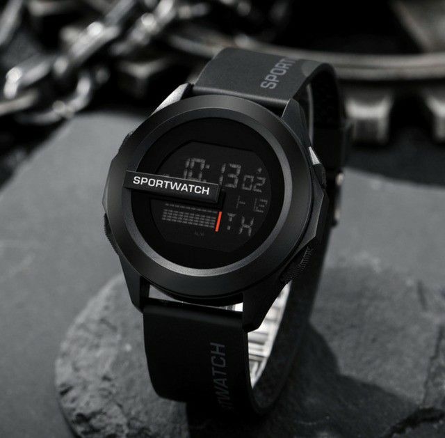 T0481 新品 男女兼用 LED 防水 スポーツ デジタル ウォッチ 腕時計 黒