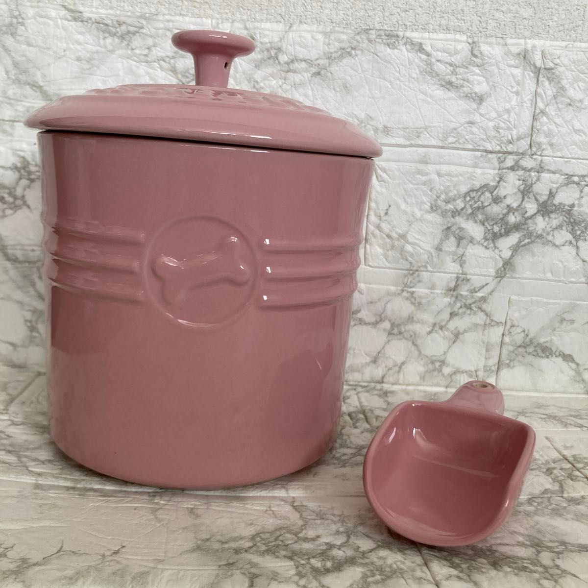 ルクルーゼ　ペットフードコンテナ　サテンピンク　保存容器　 LE CREUSET ル・クルーゼ　正規品　 ル・クルーゼ