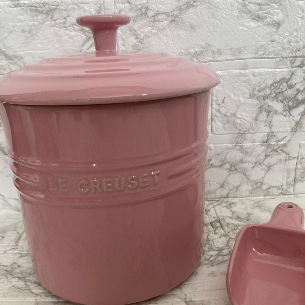 ルクルーゼ　ペットフードコンテナ　サテンピンク　保存容器　 LE CREUSET ル・クルーゼ　正規品　 ル・クルーゼ