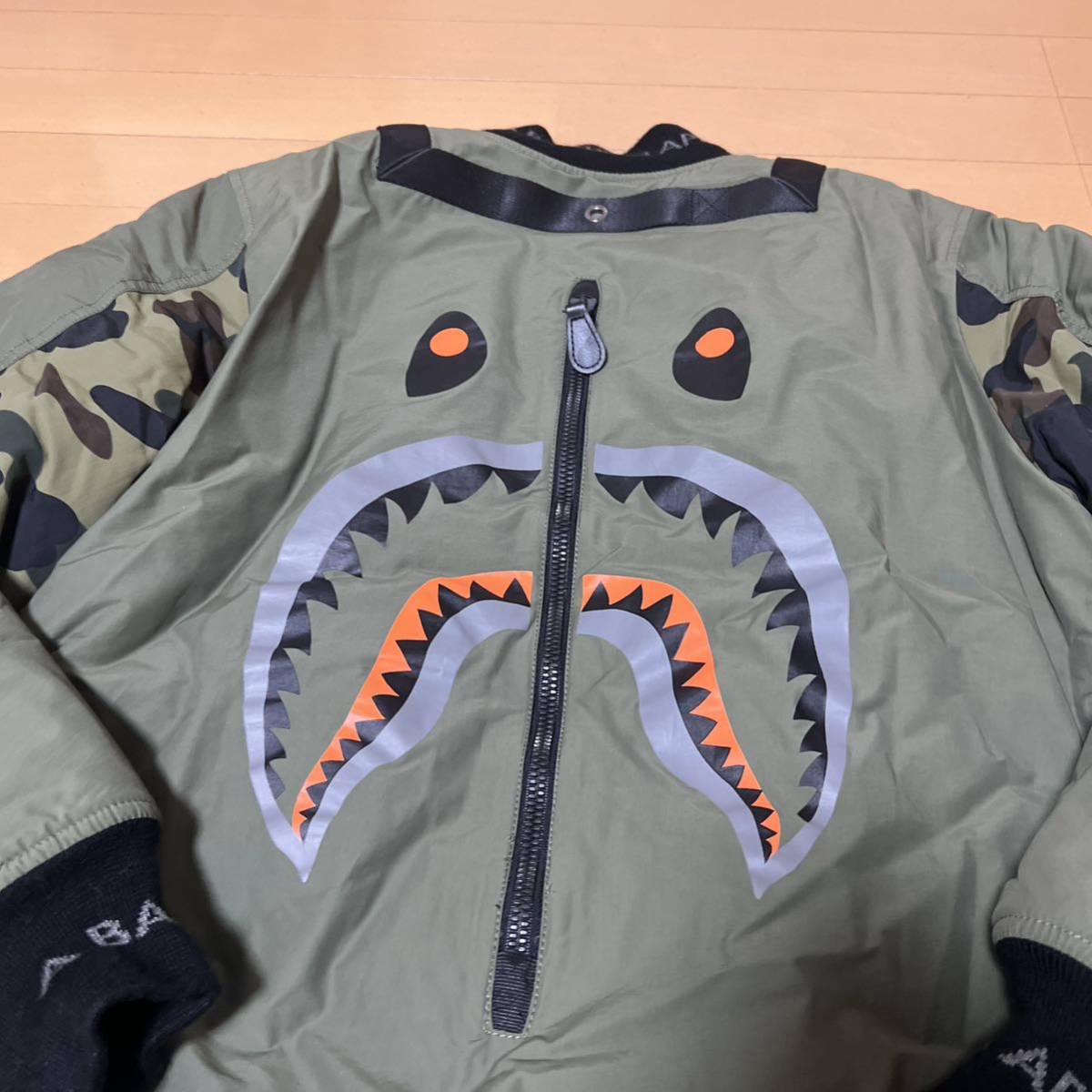 A BATHING APE SHARK BOMBER JACKET Lサイズ アベイシングエイプ シャーク ボンバー ジャケット_画像4