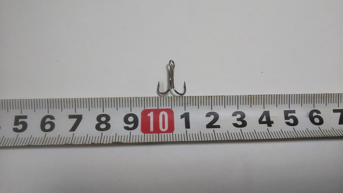 トリプルフック　トレブルフック　#10　100本　セット　ルアー用　シーバス 　ブラックバス　針の先と軸との間：5mm　針全体の横幅：12mm_画像1