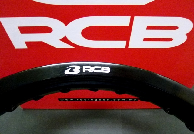 限定入荷！レーシングボーイ アルミリム ブラックカラー RCB 2.15×14 36H RacingBoy 参考 リトルカブ プレスカブ ワイドリム仕様 新品_ロゴマークはこのRCBです。