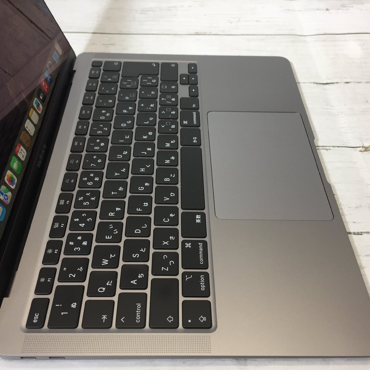 Apple MacBook Air Retina 13-inch 2020 Core i3 1.10GHz/8GB/256GB(NVMe) 〔B0405〕_画像4