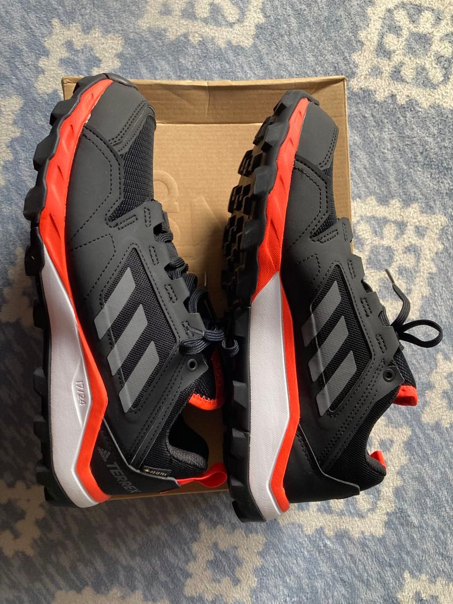 adidas  TERREX ゴアテックス　トレイルランニング　スニーカー