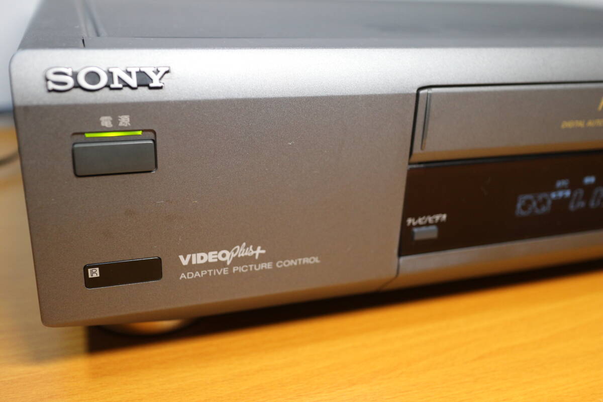 ソニー SONY　VHSビデオデッキ　ビデオカセットレコーダー　SLV-FX11　リモコン付き　_画像2