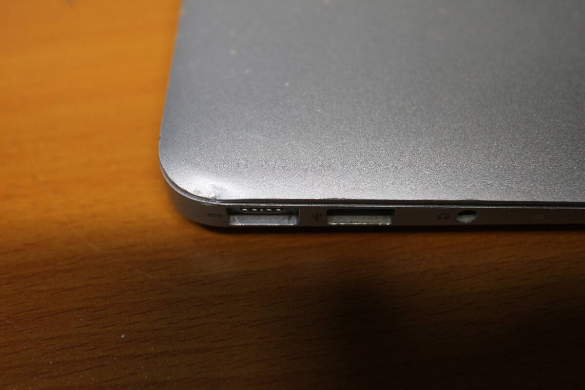 Apple MacBook Air A1370 メモリ2GB Core i5 Mid 2011 Os X Lion 11インチ ACアダプター付属 アップル マックブック エアーの画像4