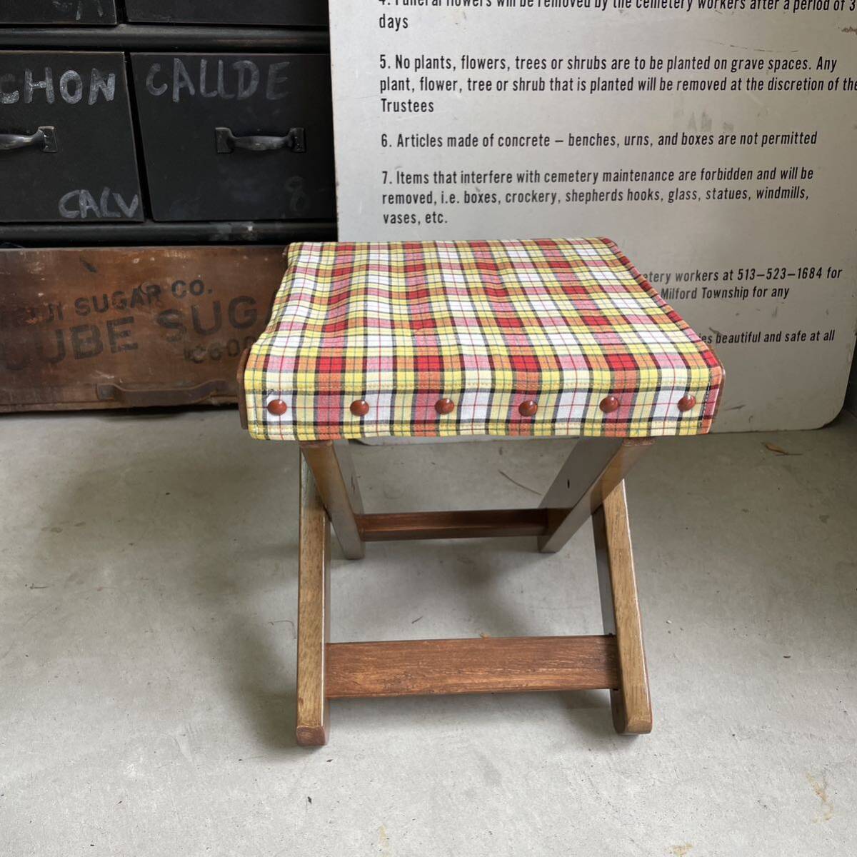 木製 スツール 折り畳み ウッド スタンド ビンテージ レトロ チェック柄 古道具 椅子 チェア ハンドメイド キャンプ サイドスタンドの画像3