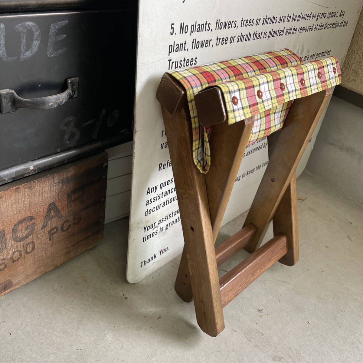 木製 スツール 折り畳み ウッド スタンド ビンテージ レトロ チェック柄 古道具 椅子 チェア ハンドメイド キャンプ サイドスタンドの画像5