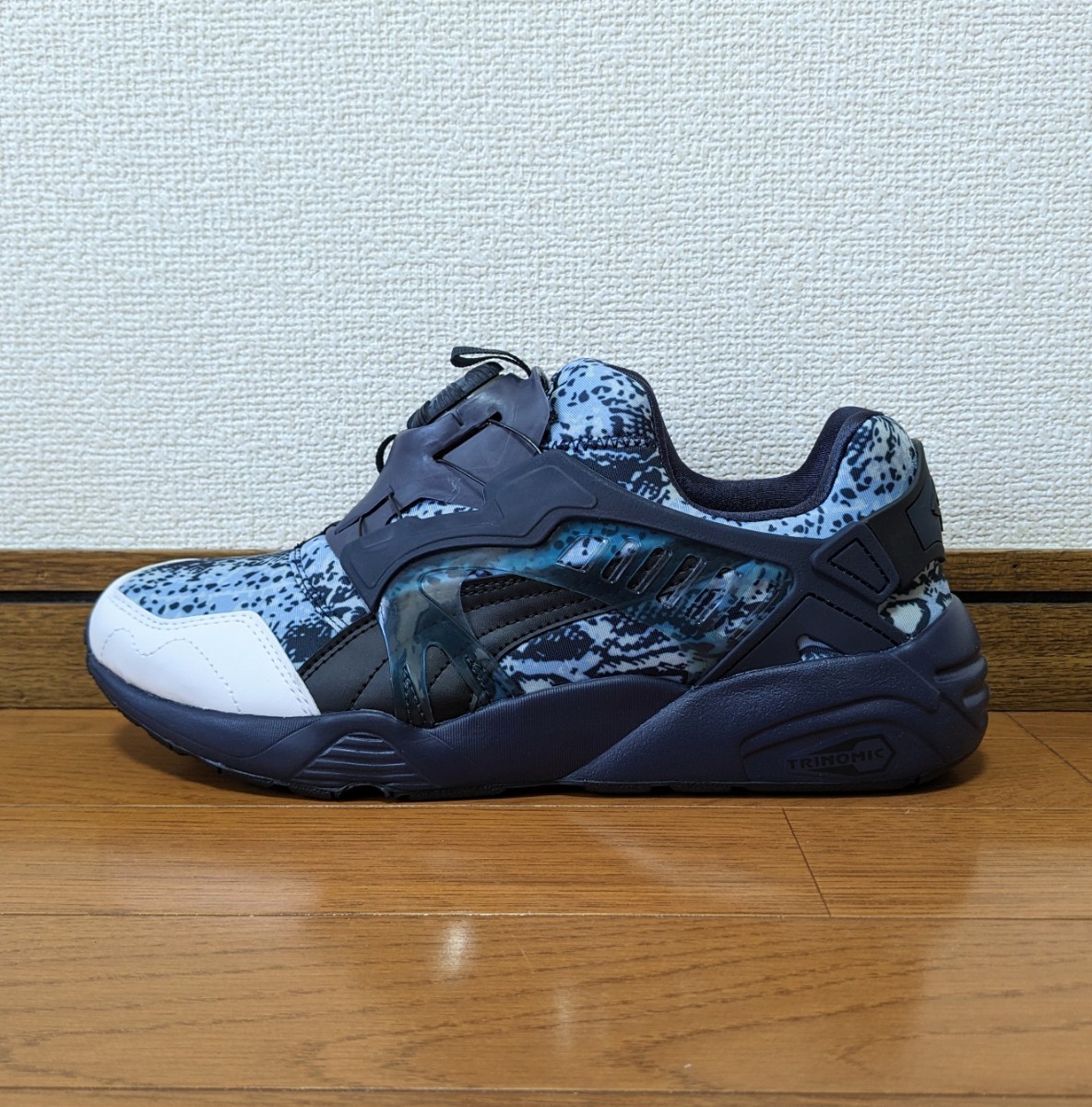 27 新品 PUMA DISC BLAZE Snakeプーマ ディスク ブレイズ スネーク スニーカー 391961 01 ブラック ブルー 黒 青 スネーク柄 へび柄 蛇柄_画像4