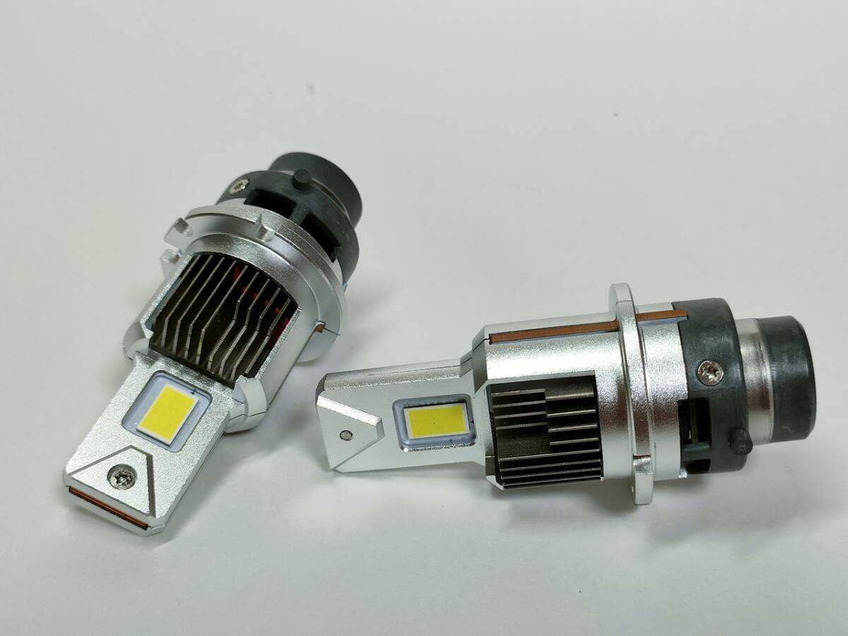 倉庫整理品 激安 新品 最新 ポン付けタイプ HIDからLED LEDヘッドライト D2S（D2R）の画像3