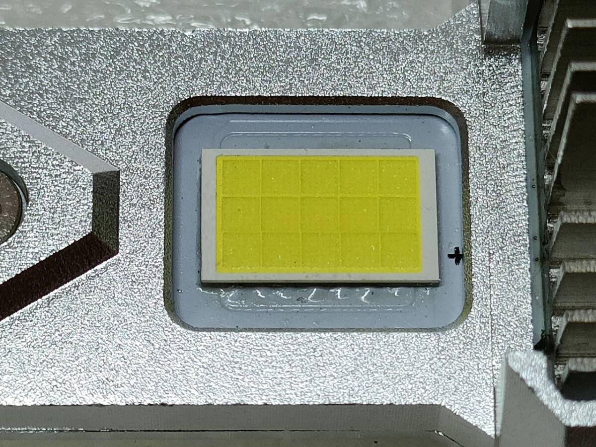 倉庫整理品 激安 新品 最新 ポン付けタイプ HIDからLED LEDヘッドライト D2S（D2R）の画像5
