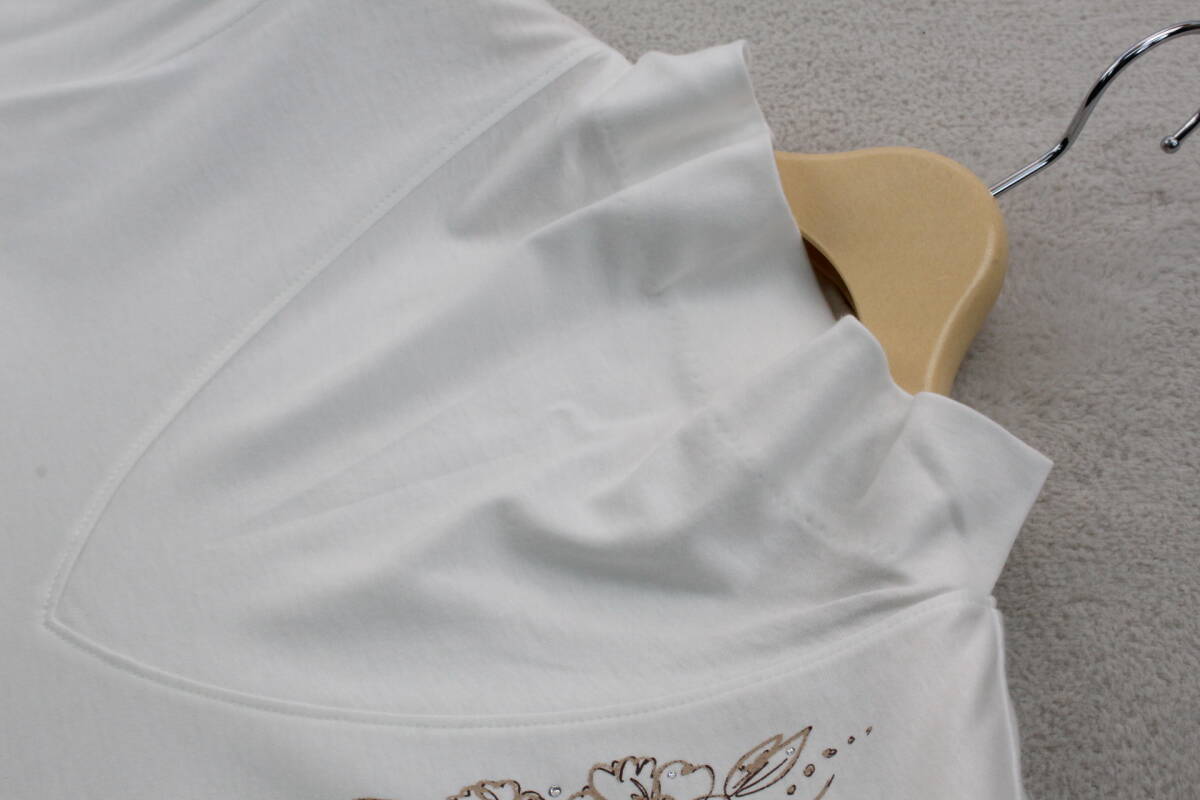 3-769 新品 春物　日本製綿100％ラインストーンプルオーバー オフホワイトＭサイズ_画像3