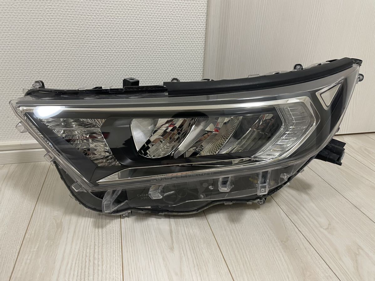 トヨタ　RAV-4 RAV4 ラヴ4 ラブ4 MXAA52 左ヘッドライト 左ヘッドランプSTANLEY 42-87 送料無料81185-42832 打刻A 取り付け部破損なし_画像1