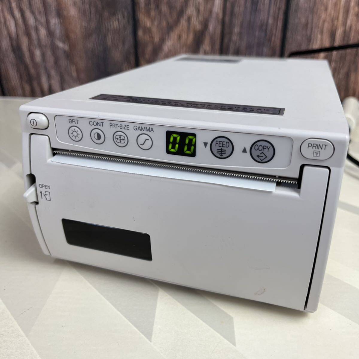 MITSUBISHI / Mitsubishi AP-9500-A видео копирование процессор белый чёрный принтер термический бумага AT-95 комплект 