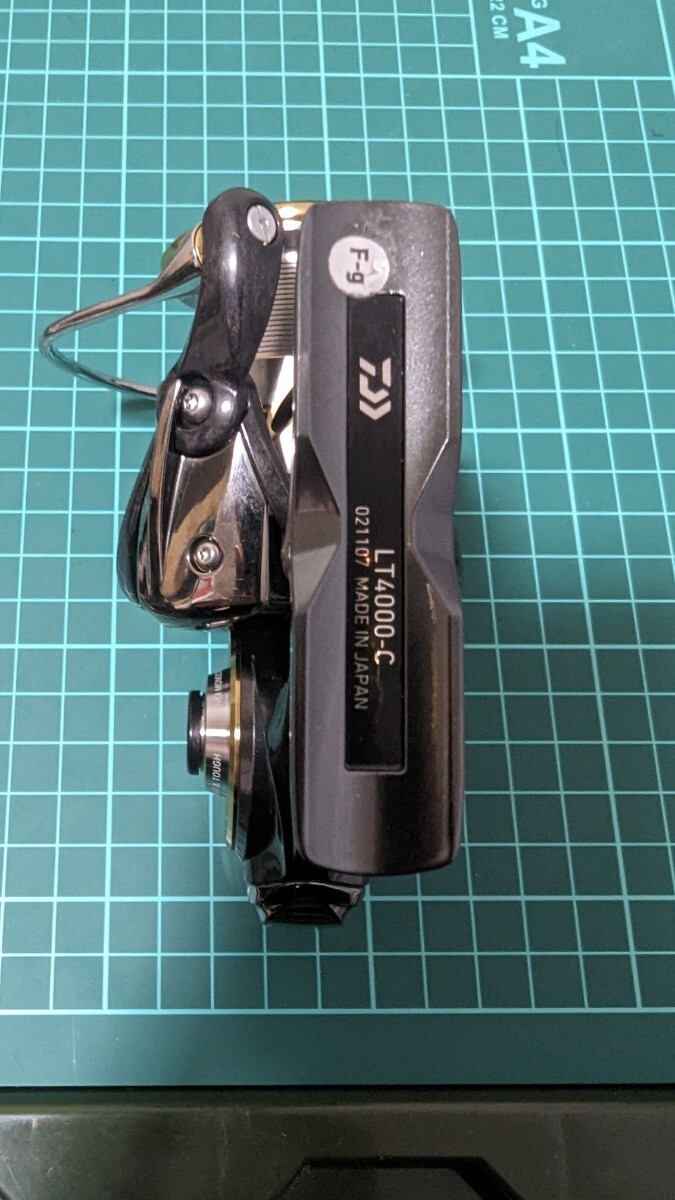 【中古】ダイワ 20 ルビアス LT4000-C SLPWスペアスプール付き　DAIWA LUVIAS_画像4