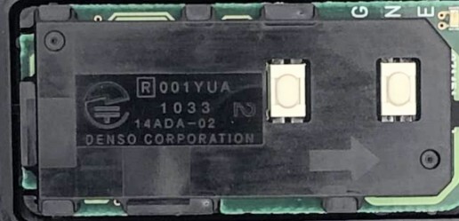 初期化済トヨタ純正 スマートキー 2ボタンプリウ スアクア基盤番号271451-5300 新品電池サービス⑧の画像3