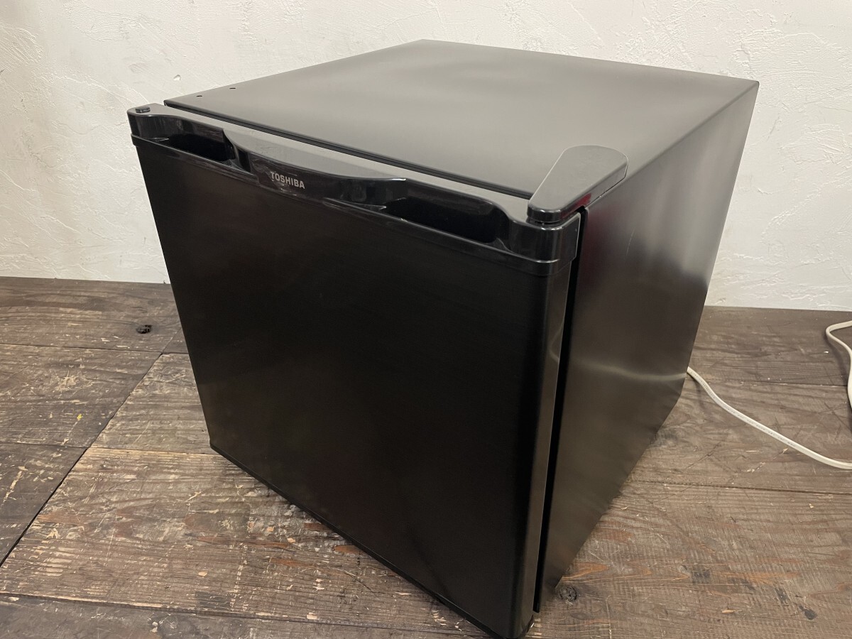動作確認済み TOSHIBA 東芝 GR-HB30PA (TS) 冷蔵庫 2021年製 ブラウン ブラック 右開きタイプ 幅42.5cm 27L 1ドア (2)の画像2