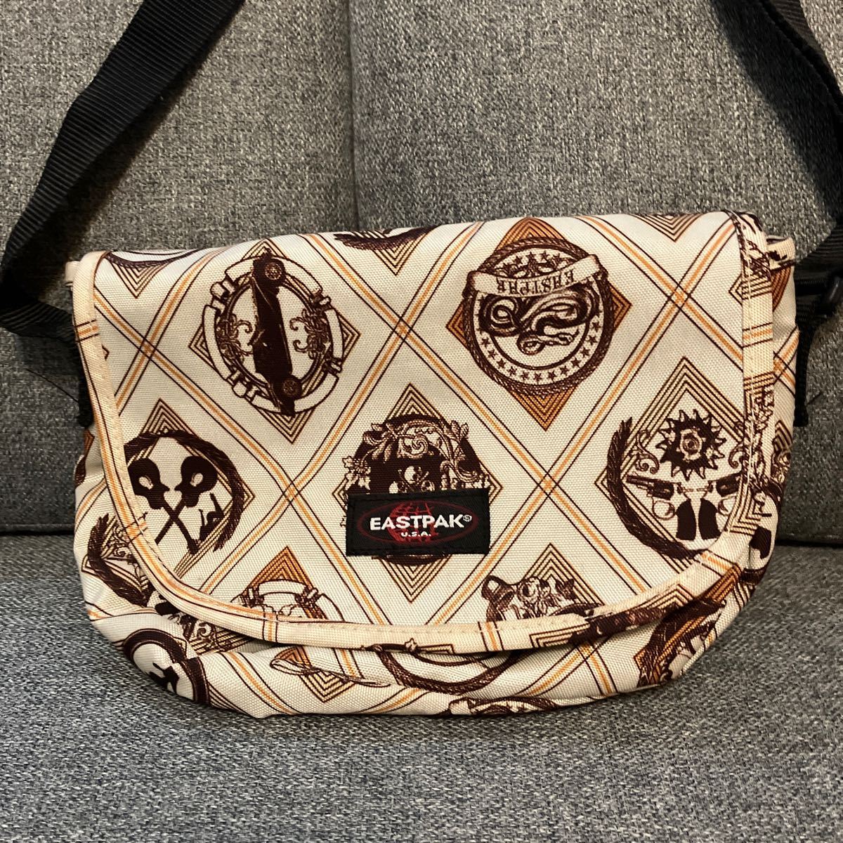 ★EASTPAK U.S.A ショルダーバック★中古品　USED イーストパック