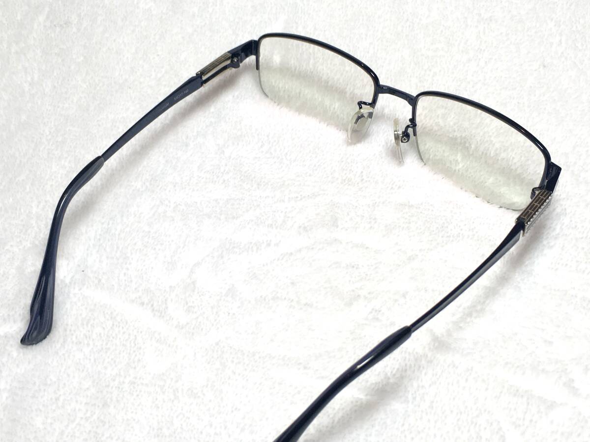 日本製 眼鏡市場 PREMIUM ハーフリム 眼鏡 MIP-M011 スクエア 53 紺 バネ蝶番 チタン メタル 軽量 中古 スクエア メンズ meganeichiba_画像4