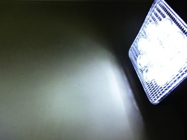 ●即納 12V 24V LEDライト ワークライト 作業灯 2個セット サーチライト 27W 9LED トラック ダンプ 作業車・船舶等に 簡易 防水 広角●_画像3