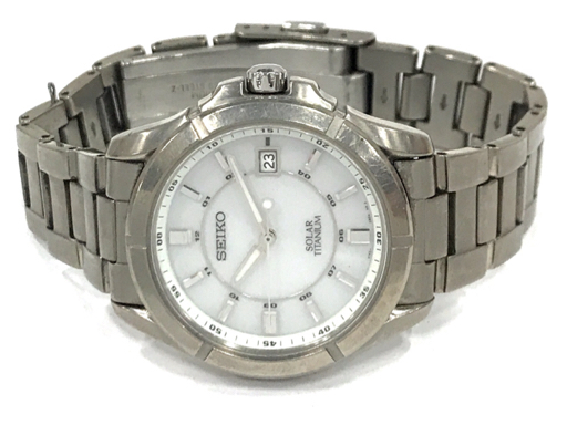 送料360円 セイコー チタン ソーラー デイト 腕時計 V145-0AX0 メンズ ホワイト文字盤 SEIKO QR032-337 同梱NG_画像4