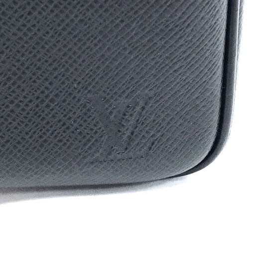 ルイヴィトン M30152 タイガ リポーターPM ショルダーバッグ 鞄 ファスナー開閉 ブラック系 黒系 LOUISVUITTON_画像5