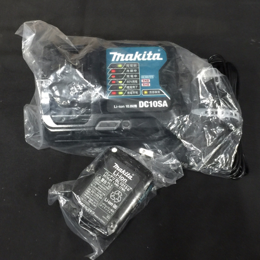 美品 makita CL108FD 充電式クリーナ ハンドクリーナー 10.8V バッテリー 充電器 付属_画像6
