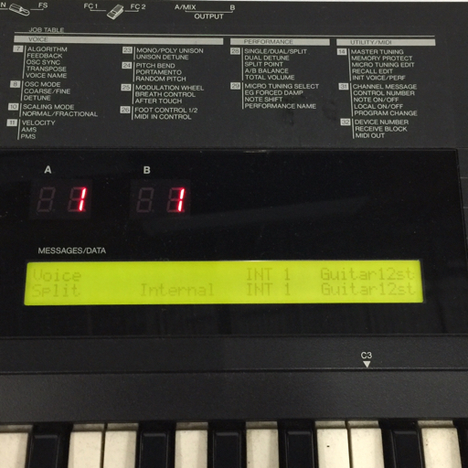 1円 YAMAHA DX7 Ⅱ-FD シンセサイザーキーボード 61鍵盤 電子楽器 ケース付き 動作確認済み_画像2
