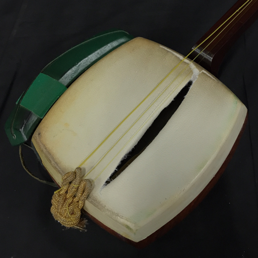 三味線 太棹 花梨 丸打胴 和楽器 弦楽器 ハードケース付 QR035-11_画像2