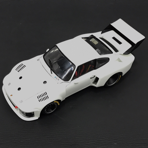 EXOTO 1/18 ポルシェ Porsche 93/935 RACING LEGENDS A2225 ミニカー 模型 ホワイト 現状品 ホビー QG041-41の画像1