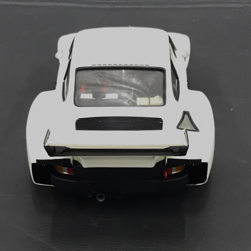 EXOTO 1/18 ポルシェ Porsche 93/935 RACING LEGENDS A2225 ミニカー 模型 ホワイト 現状品 ホビー QG041-41の画像3