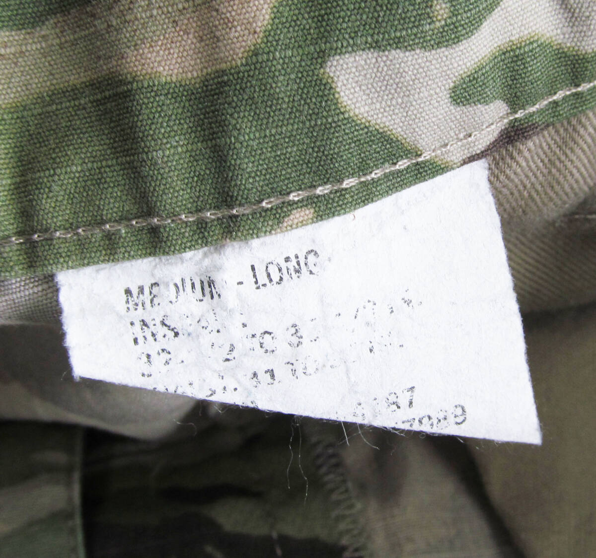 米軍実物 マルチカム 迷彩 カモフラ ミリタリーパンツ コンバットパンツ M-LONG d76の画像4