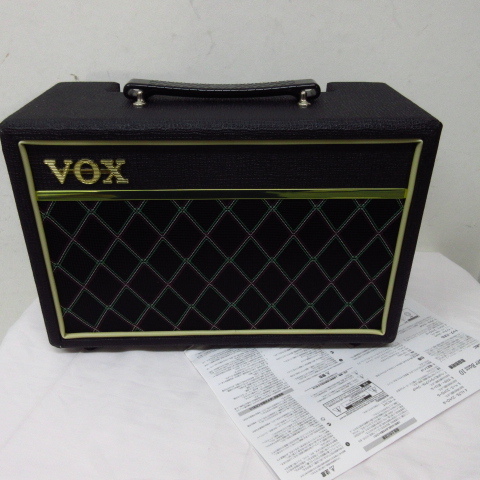 y4465 通電OK　VOX Pathfinder BASS ベースアンプ PFB-10 パスファインダー 音響機器 楽器 ヴォックス ジャンク扱い　現状品_画像1