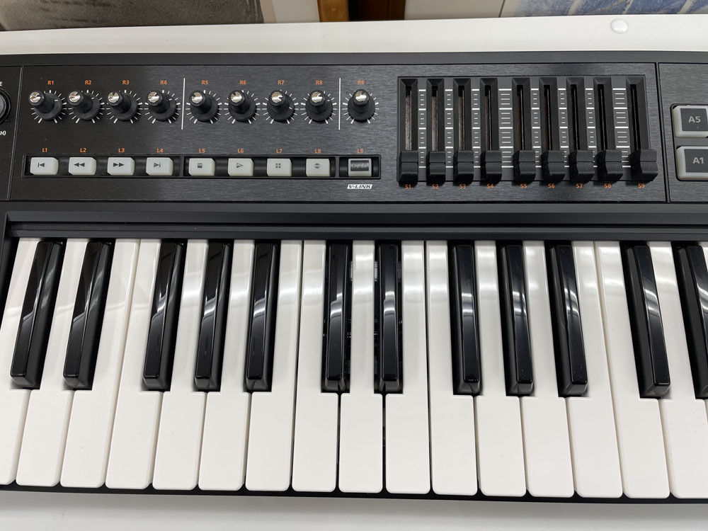 Roland A-500PRO MIDIキーボード シンセサイザー ローランド 通電OK 動作未確認 札幌市手稲区_画像3