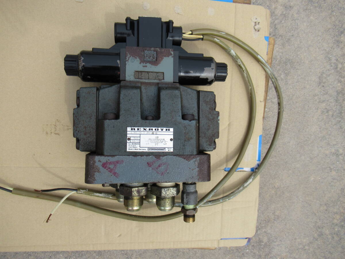内田 電磁弁 中古 操舵装置 UCHIDA DC 24V REXROTH 4WH 16 T 30 内田 電磁弁 中古 操舵装置 UCHIDA DC 24V REXROTH 4WH 16 T 30