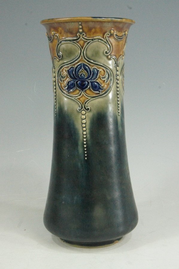 T　英国　ロイヤルドルトン　Royal Doulton　釉彩花文花生　　陶器花瓶　花入　高さ:約24cm　 木箱　茶道具　3994