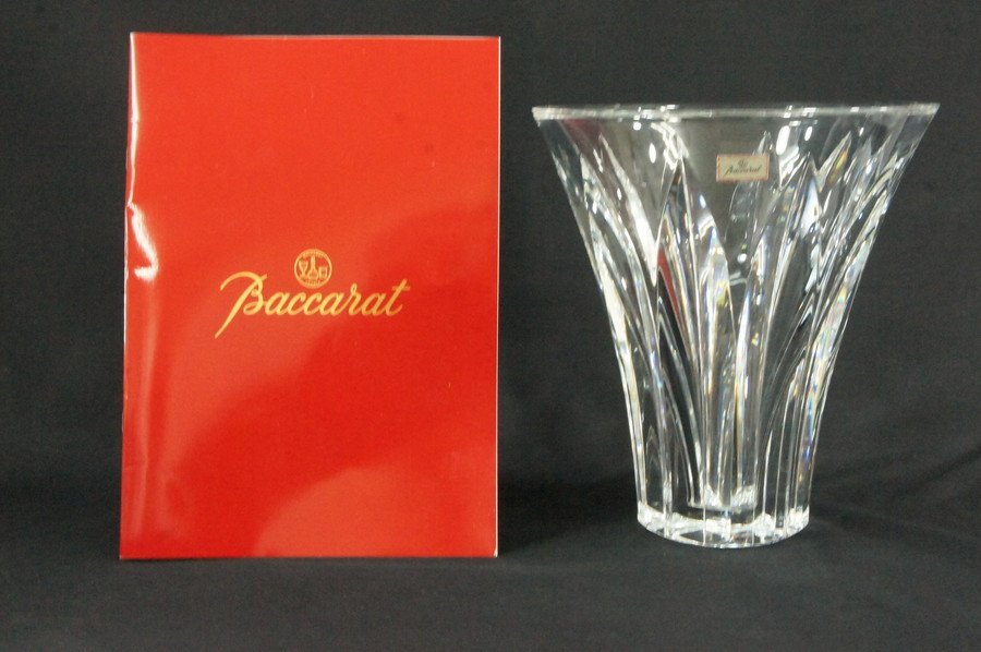 T　バカラ Baccarat　大型クリスタル花器　花瓶　花入　置物　 高さ25cm　　元箱　小キズあり　3963_画像1