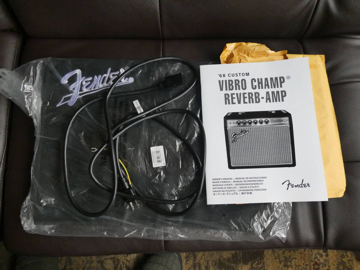 ★FENDER 〈フェンダー〉/ '68 Custom Vibro Champ Reverb 真空管小型コンボアンプ　美品_画像6