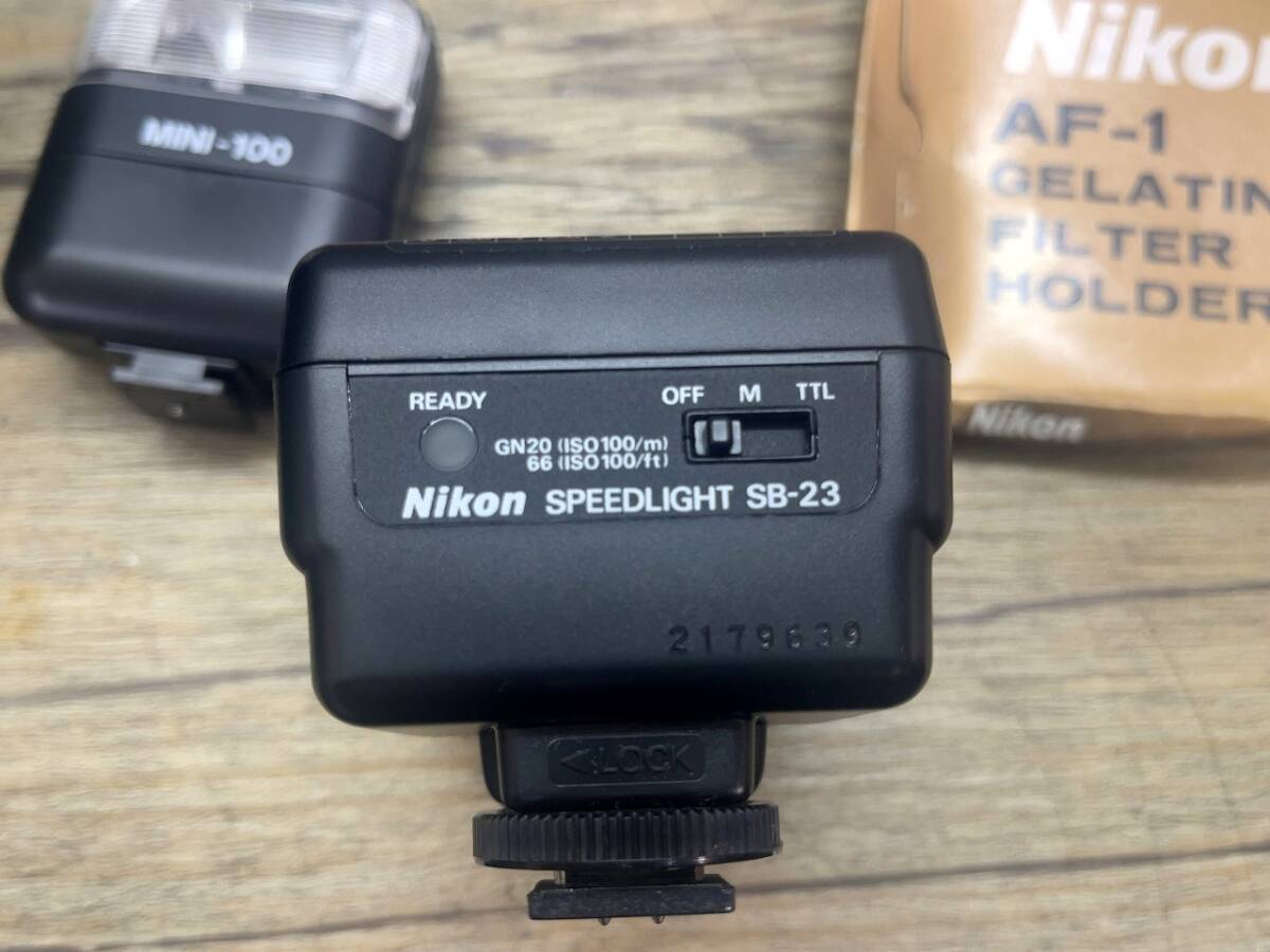 Nikon F4 MF-23 & AF Nikkor 80-200ｍｍ　ストロボ　ケースなど付属品多数　現状品_画像3
