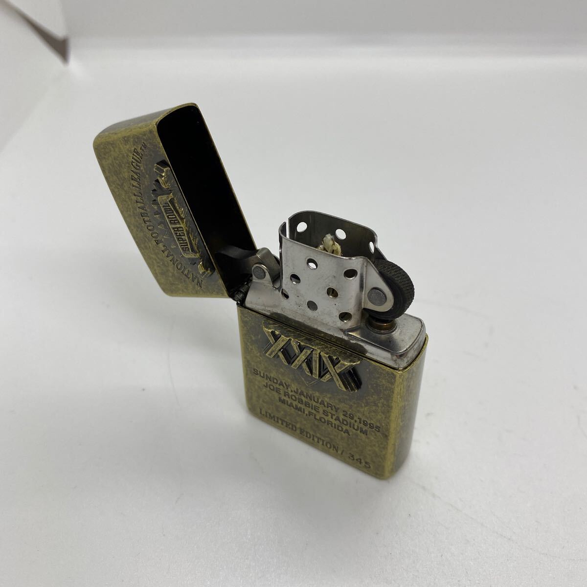 c*★未使用　1995 Super Bowl 開催記念 ZIPPO 500個限定販売 刻印345 キーホルダー付き ライター★_画像5